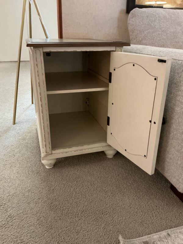 light wood sq end table