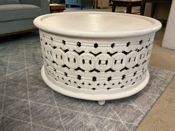 marguerite round coffee table