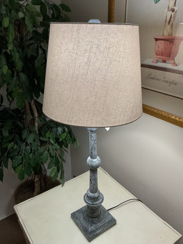 gry and wht table lamp