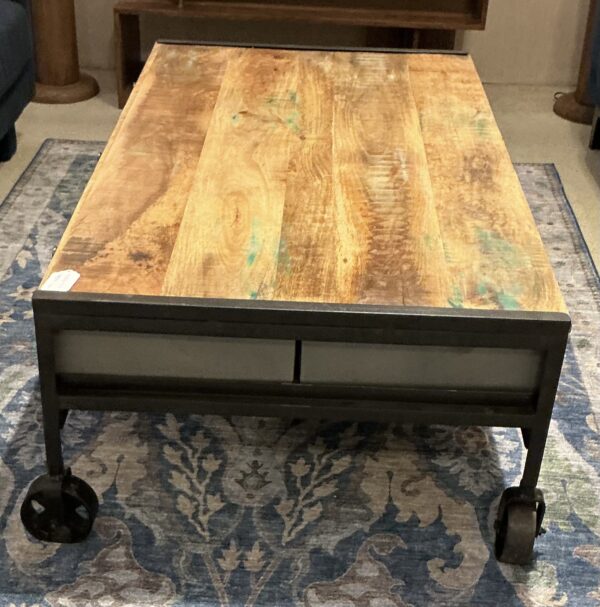 guru industrial whl coffee table