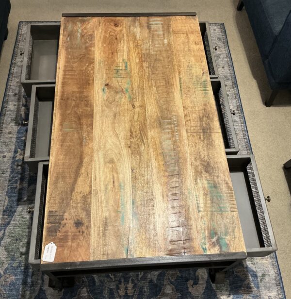 guru industrial whl coffee table