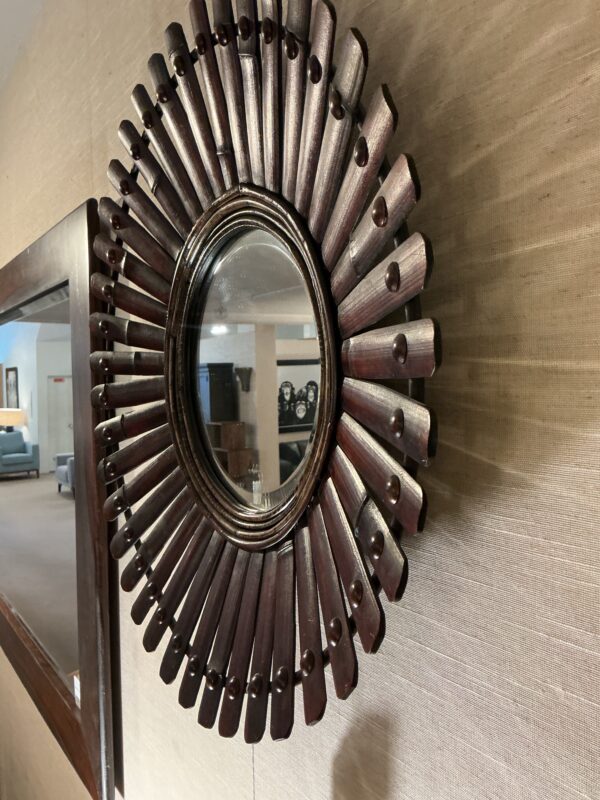 round mirror