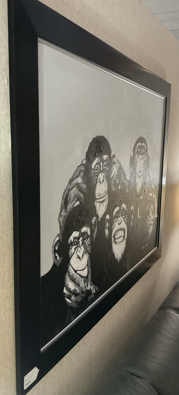five monkeys painting