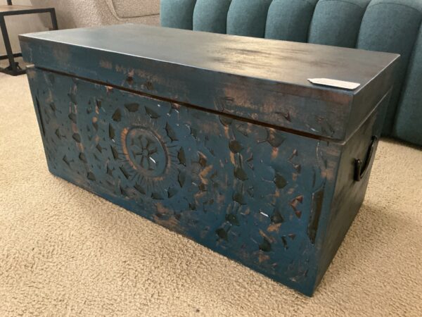 sm turquoise green trunk