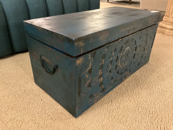 sm turquoise green trunk