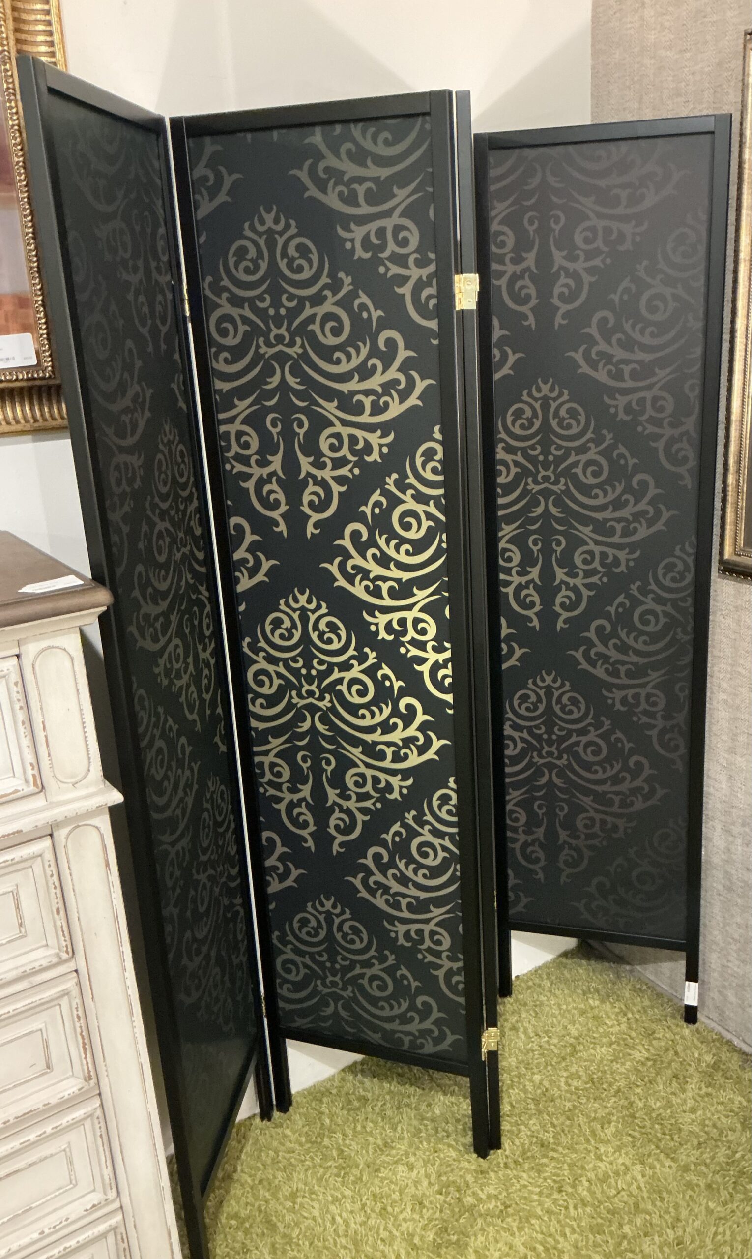 damask room divider