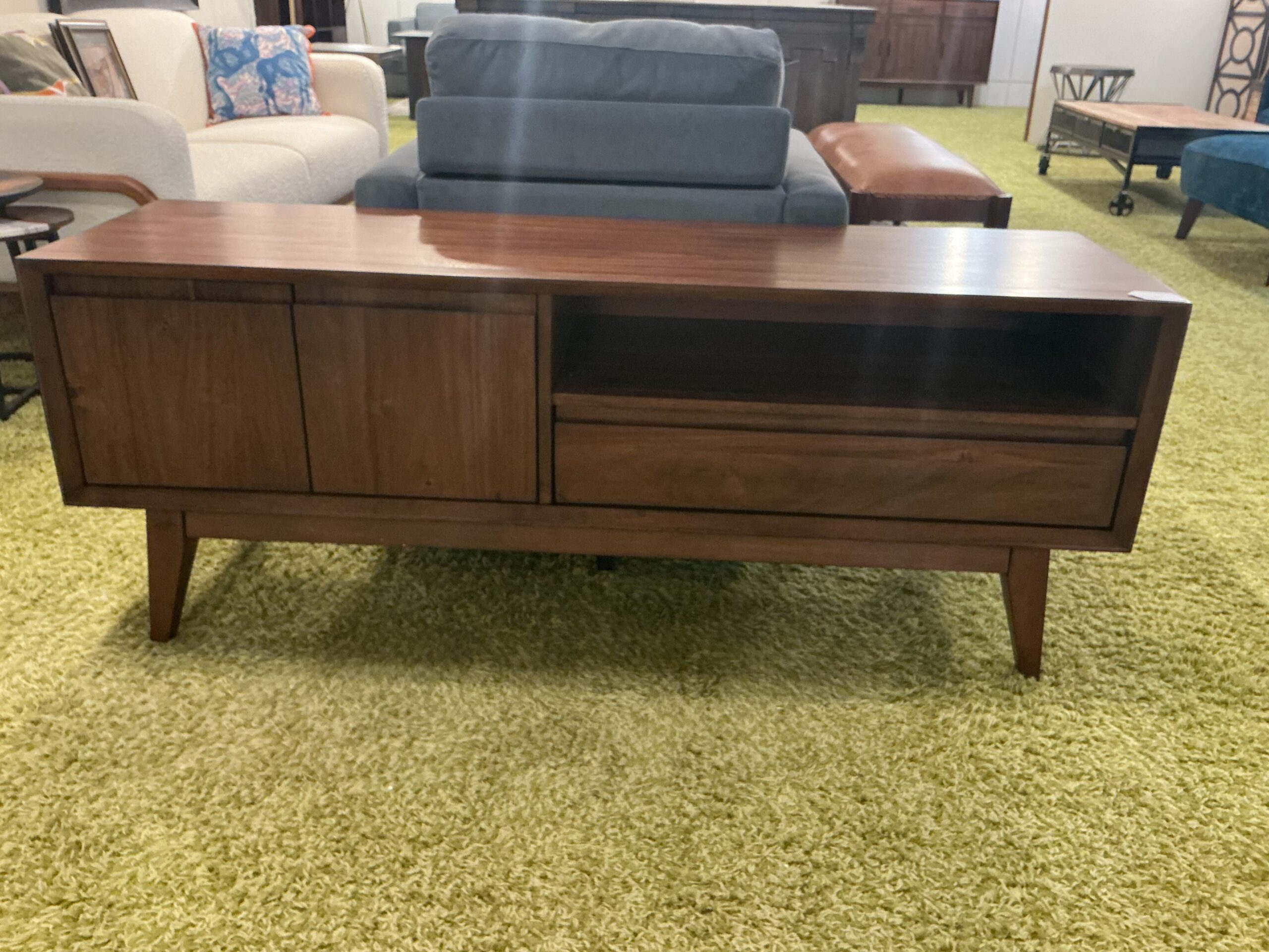 burrell small media stand