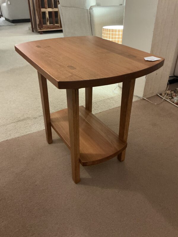 wood castle end table