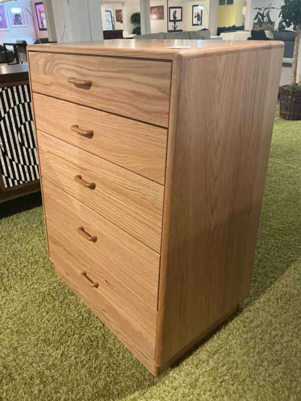 oak chest of drawers