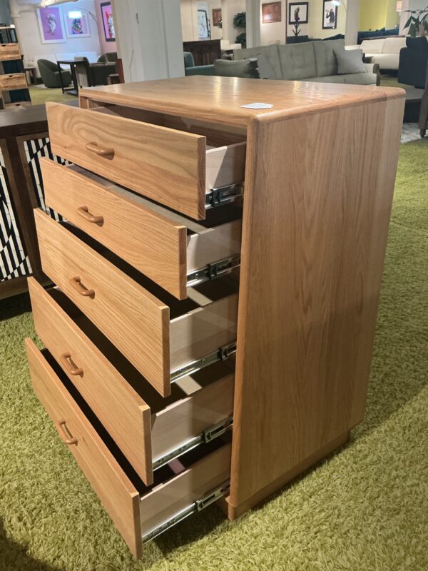 oak chest of drawers