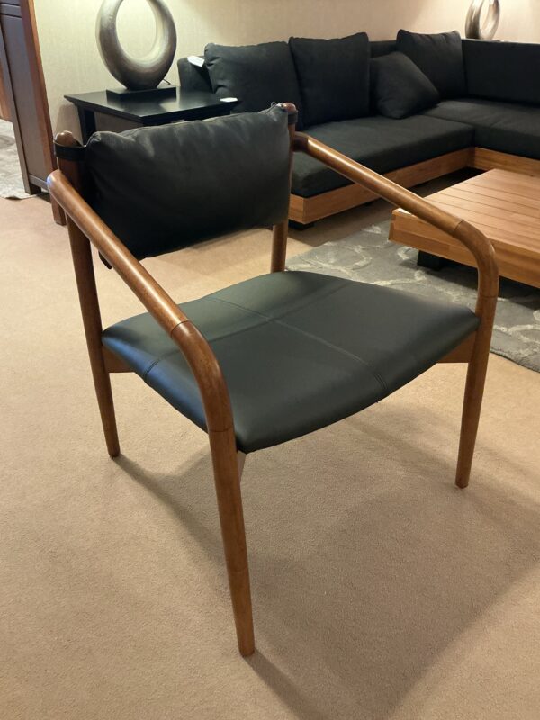 black leather lounge chair