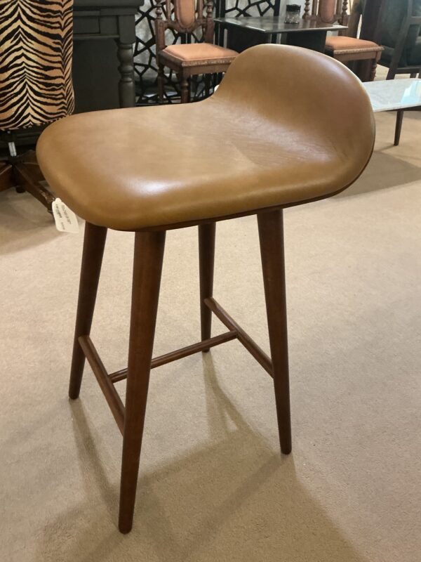 seed toscana tan walnut counterstool