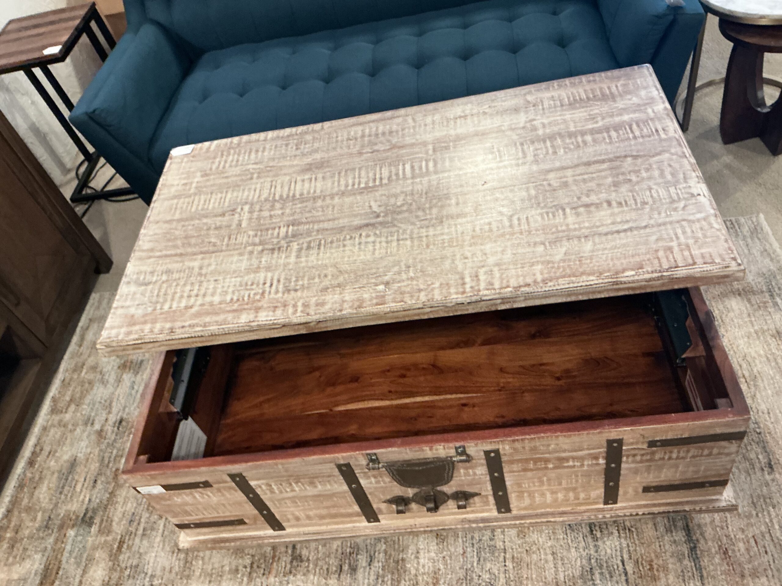 pottery barn lift top coffee table