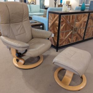 stressless chair with ottoman